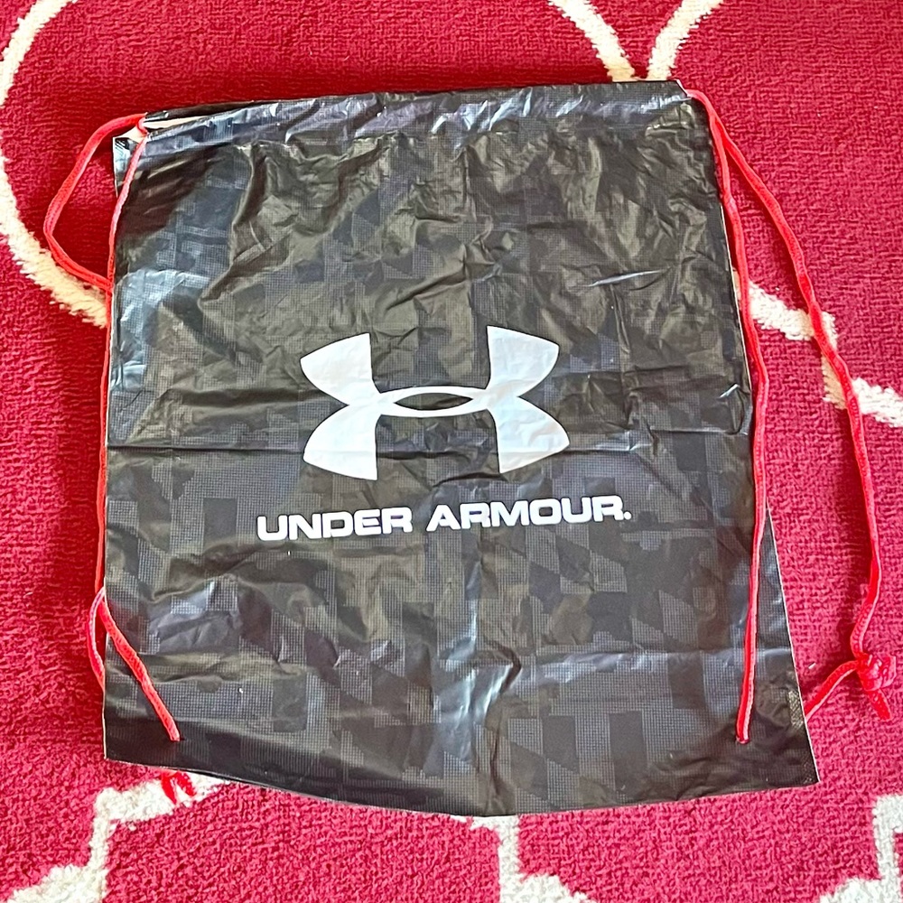 Under Armour Black/Red Nylon Drawstring SackPack Backpack (Mint Condition)